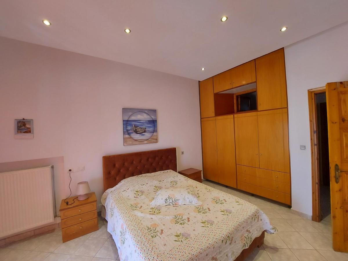 George'S Apartment Loutraki  Exterior foto